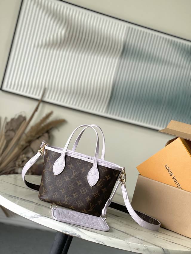 头层皮 顶级原单M25656 Neverfull BandoulièRe Inside Out Bb 手袋本季演绎经典设计的双面版本 以标志性 Monogram 头层皮 顶级原单M25656 Neverfull BandoulièRe Inside Out Bb 手袋本季演绎经典设计的双面版本 以标志性 Monogram