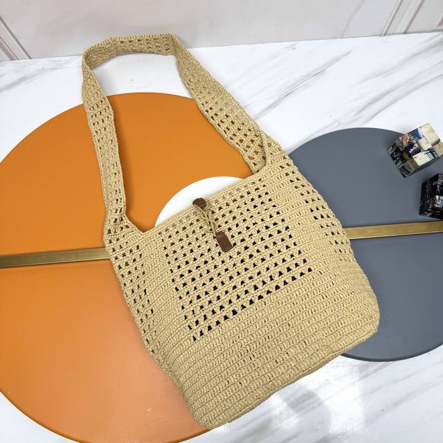 纯手工编织包_ 满满的艺术气息～拉菲草编织非常扎实 超有质感 日常搭配私服也不会出错的单品 自然风的设计 仿佛都能呼吸轻巧又充满时尚感 喜欢的宝宝赶紧纳入后宫