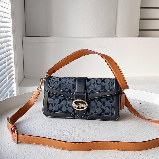 货号C4064 Coa**新款Georgie酒神腋下包 女士翻盖手提单肩斜挎包 牛皮配经典C字Logo布，最新流行风格 ！ 尺寸26 15 8。