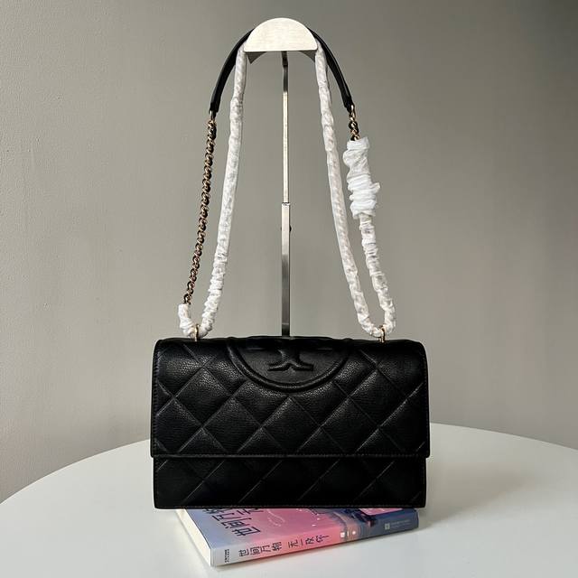 小号 Tory Burch 汤丽柏琦 Willa小香风菱格链条包简约款 山羊皮质 这种皮质比较耐磨哦 当手拿包， 大号尺寸：27*18*8.5Cm 小号尺寸：2