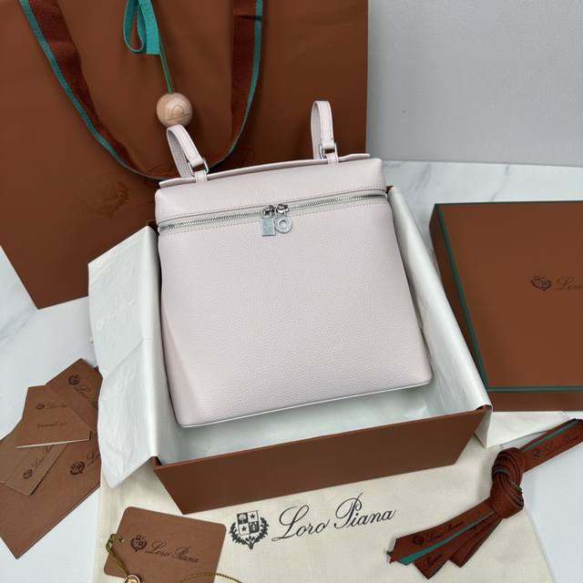 双肩包芍药粉 新版 * L23.5系列双肩包 Extra Pocket 实用颜值都具备的双肩包,简约百搭的款式,宽开口的拉链的设计,肩带可以调节可以拆卸,可以手 双肩包芍药粉 新版 * L23.5系列双肩包 Extra Pocket 实用颜值都具备的双肩包,简约百搭的款式,宽开口的拉链的设计,肩带可以调节可以拆卸,可以手