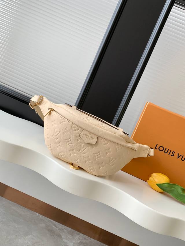 动态163C芯片 顶级原单加强版 M44836白色 M44812黑色全皮 Bumbag 胸包，图案款可当腰包，单肩包 、斜挎 多种携带方式，柔软的Monogra