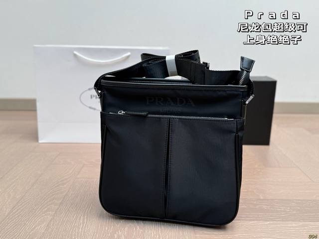 普拉达Prada 尼龙包 男女通用款哦 众多明星追捧的单品 原版面料五金 原单品质 超高回头率 尺寸 26 26 普拉达Prada 尼龙包 男女通用款哦 众多明星追捧的单品 原版面料五金 原单品质 超高回头率 尺寸 26 26