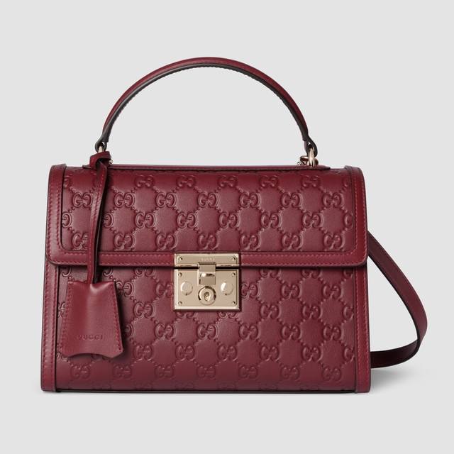 跑量价 简介：Gg Emblem系列托特包。这款购物袋Gg图案和条纹织带这两种品牌颇有辨识性的元素融合成经典搭配，Ophidia世界的演化之路从未止息，加入别出