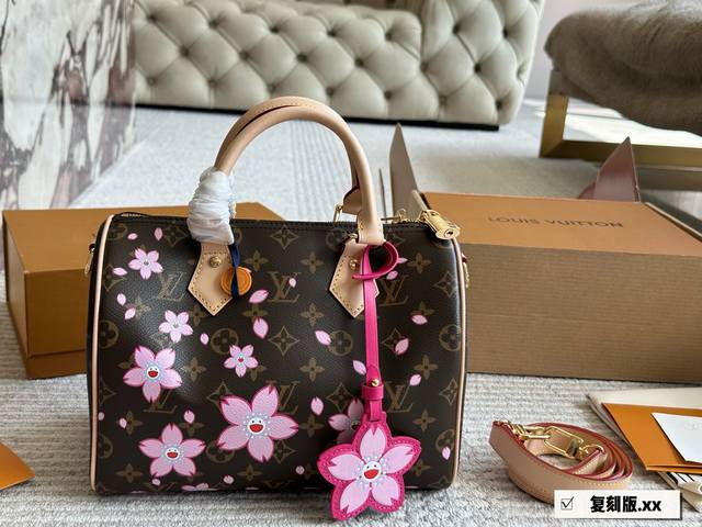 Lv X村上隆 移动の艺术 感受艺术元素和Monogram的碰撞 尺寸 30Cm 配盒 Lv X村上隆 移动の艺术 感受艺术元素和Monogram的碰撞 尺寸 30Cm 配盒