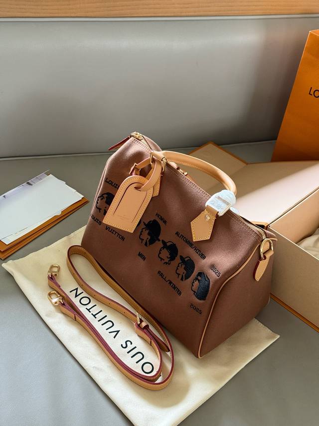 配盒 Size：30*21Cm Speedy30 头像系列 L家 大容量包中最喜欢的一款没有之一乖到爆 尺寸30公分日常、旅行都適合 这个尺寸太喜欢了