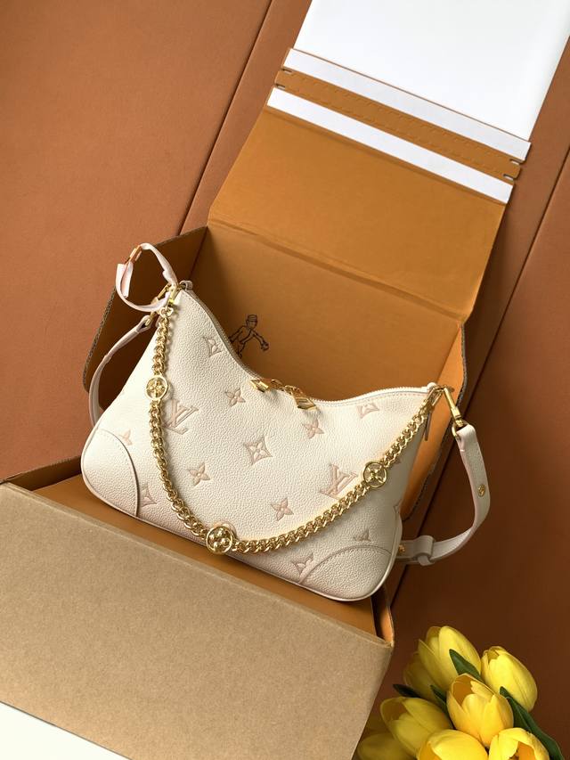 特级Mb163C芯片版原厂皮 Boulogne 手袋 型号:M14634白色 材料:A级全钢五金,进口原厂面料 包装:全套原厂免税Mb包装 尺寸:29X16X9 特级Mb163C芯片版原厂皮 Boulogne 手袋 型号:M14634白色 材料:A级全钢五金,进口原厂面料 包装:全套原厂免税Mb包装 尺寸:29X16X9