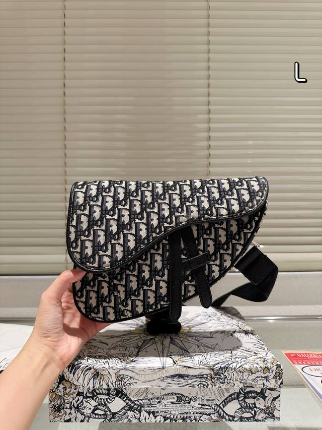 原单 Dior胸包 男女通用 配礼盒 尺寸26.18