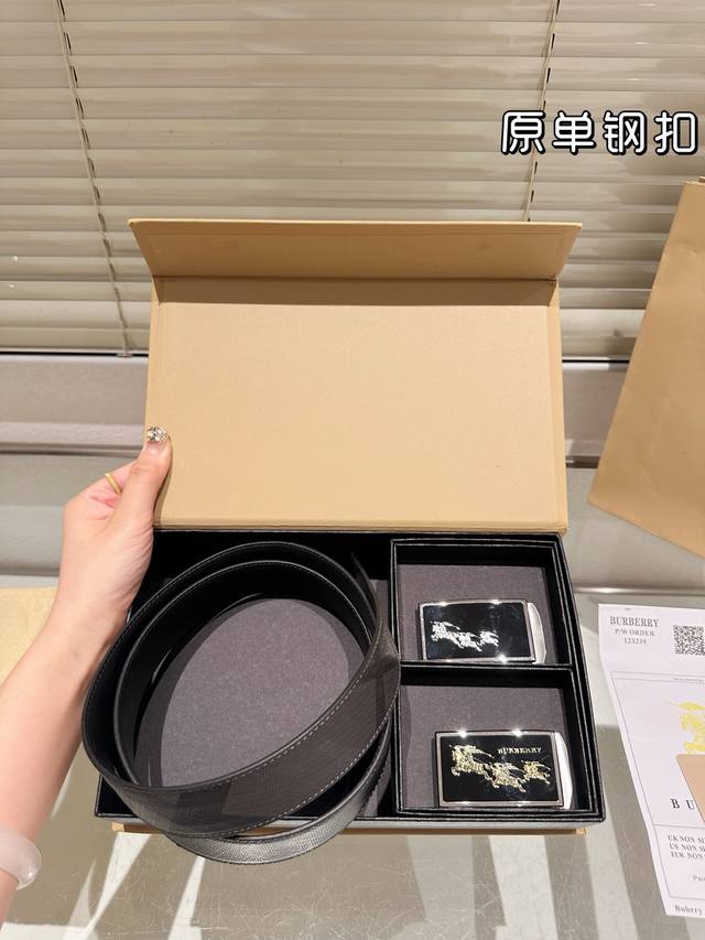 双头 钢扣 高版本!腰带 巴宝莉牛皮皮带~热门款 男女通用皮带里面最火的版本啦~质量很好 全套包装!五金绝对不褪色 皮带头和专柜一样的哦~ 配礼盒手提袋发票 双头 钢扣 高版本!腰带 巴宝莉牛皮皮带~热门款 男女通用皮带里面最火的版本啦~质量很好 全套包装!五金绝对不褪色 皮带头和专柜一样的哦~ 配礼盒手提袋发票