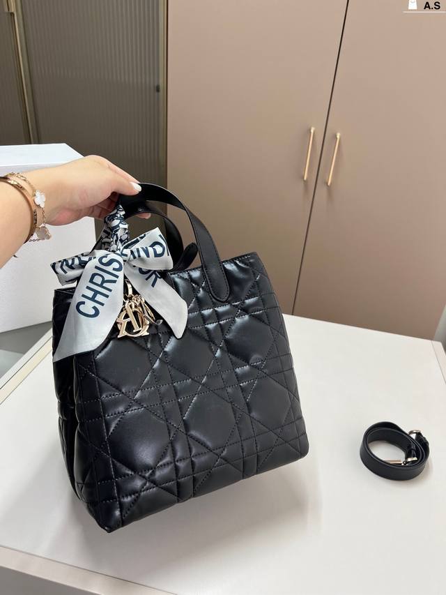 Dior迪奥菜篮子 时髦拿捏住啦 爱死了这份从容优雅 A.S尺寸22×24折叠盒