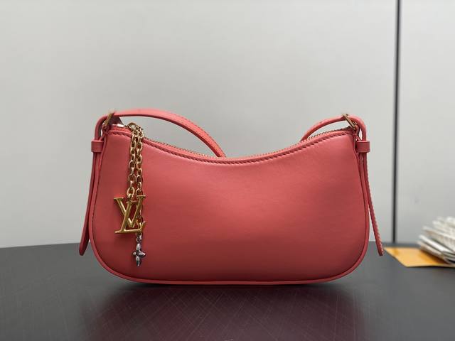原单精品 M25525粉色 全皮腋下包Pochette Lv Bloom 手袋 M25784 杏色 M25525 黑色 红色 介绍Pochette Lv Blo