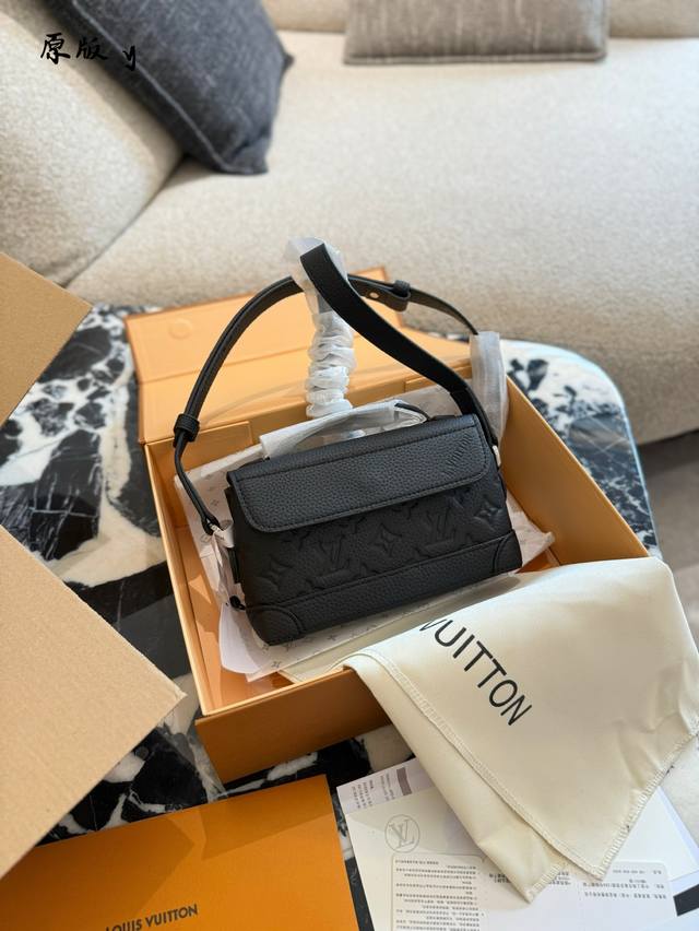 Lv Steamer East West Louis Vuitton Steamer East West 经典老花磁扣开合 Taurillon 牛皮 斜挎手提包 Lv Steamer East West Louis Vuitton Steamer East West 经典老花磁扣开合 Taurillon 牛皮 斜挎手提包