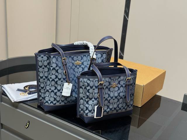 配盒 Size:33Cm 25Cm 蔻驰 新款神仙托特 Mollie Tote25 真的超喜欢这个设计 尺寸小巧 又有隔层 购物袋 预测必须火 搜索:Coach 配盒 Size:33Cm 25Cm 蔻驰 新款神仙托特 Mollie Tote25 真的超喜欢这个设计 尺寸小巧 又有隔层 购物袋 预测必须火 搜索:Coach