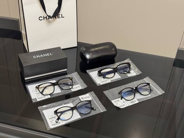 配全套包装 姐妹们！吹爆这个素颜镜啦！ Chanel 香奈儿眼镜 墨镜 真的太百搭太好看了！ 个人认为适合所有的脸型 而且上脸非常显脸小 不像传统墨镜方大无特点