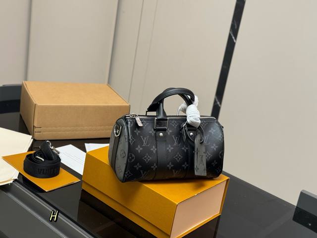 折叠盒 尺寸:25*14Cm Lv Keepall 枕头包 真的是小可爱! 贼适合的Keepall25! 男盆友的战包 搜索 Lv Keepall25 折叠盒 尺寸:25*14Cm Lv Keepall 枕头包 真的是小可爱! 贼适合的Keepall25! 男盆友的战包 搜索 Lv Keepall25