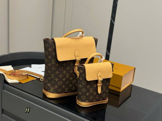 配盒 路易威登Lv 双肩包 Lv 双肩包 我宣布！这个双肩直接封神！男女通杀的款简直不要太帅！ 无论搭配什么都很好看 尺寸:17.21Cm 25.31Cm