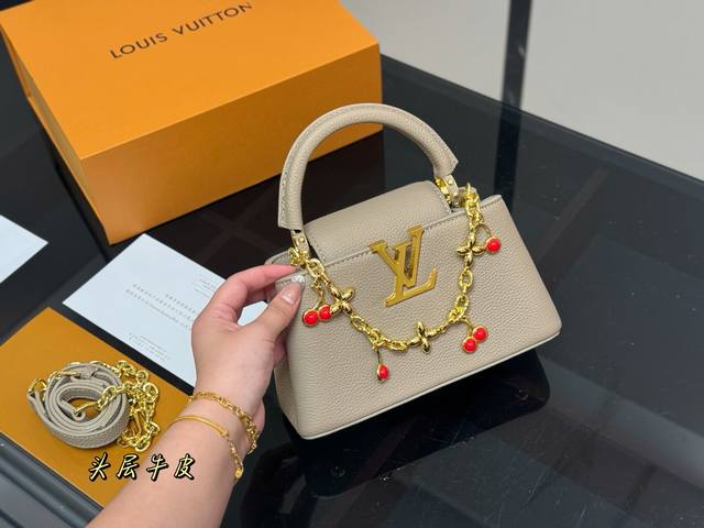 配折叠盒 Size 21.15Cm Lv Capucines手袋 全粒纹Taurillon牛皮裁制 感觉低调 但有奢华质感 !! 配折叠盒 Size 21.15Cm Lv Capucines手袋 全粒纹Taurillon牛皮裁制 感觉低调 但有奢华质感 !!