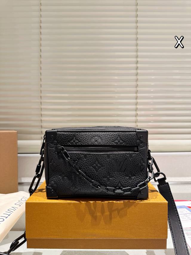 Lv最新款Steamer，小盒子 Iv新款Steamer小盒子 纯牛皮非常有质感 男女背都上身无敌，关键是能放下手机日常出门妥妥滴 18.12 全套礼盒包装