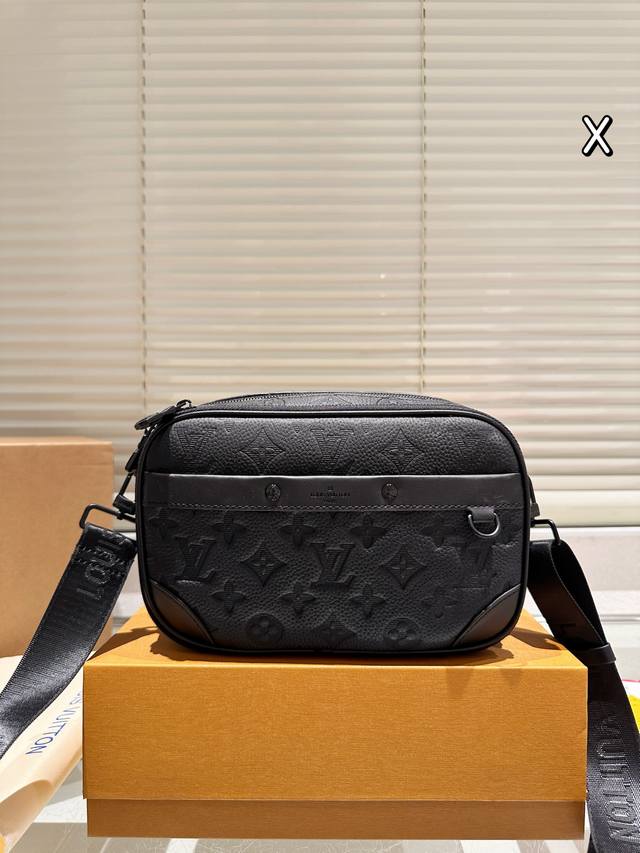 压花 黑花 最新包装尺寸23.14 Lv 2025最新 相机包 舒适与精致并存 简洁大方 却又不失小心机 轻松朾造优雅通勤穿搭