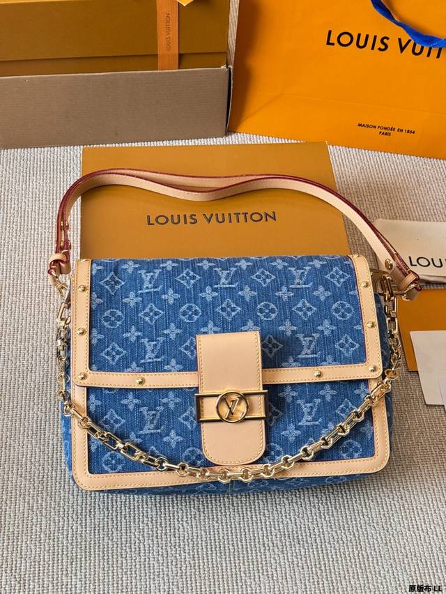 原版布 Lv路易威登|Dauphine Soft 达芙妮 Lv新品,秀款达芙妮真的太有Feel 实物比图片还要好看!是软包的那种 中古风带点随性慵懒的,不会过于 原版布 Lv路易威登|Dauphine Soft 达芙妮 Lv新品,秀款达芙妮真的太有Feel 实物比图片还要好看!是软包的那种 中古风带点随性慵懒的,不会过于