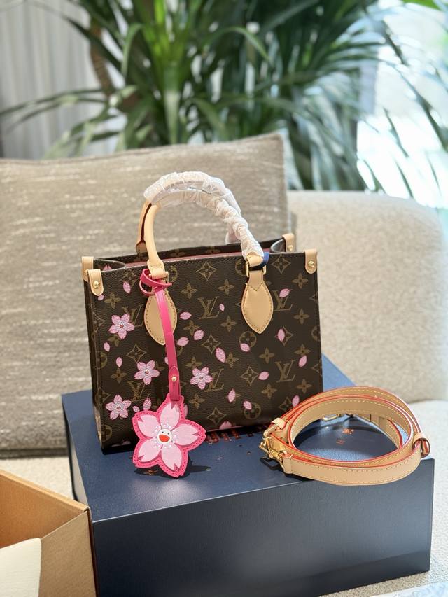 Lv X村上隆 移动の艺术 感受艺术元素和Monogram的碰撞 Lv X村上隆 移动の艺术 感受艺术元素和Monogram的碰撞