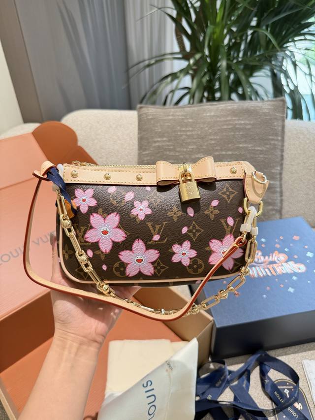 Lv X村上隆 移动の艺术 三月感受艺术元素和Monogram的碰撞