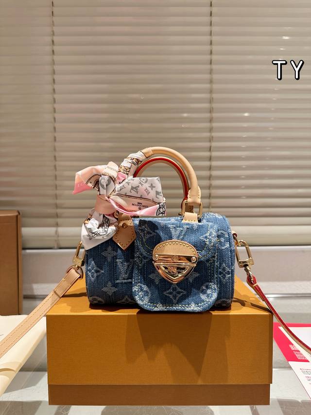 原版布 163变码芯片 Lv 路易威登｜Nano Speedy枕头包 Louis Vuitton 不得不说这款包真的是夏日出街的最佳选择 采用了Monogram