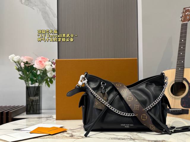 顶级芯片版全皮 Lv Carrall小号黑武士] 奶呼呼的全羊皮 今日份的分享 由Lv的Carryall白色羊皮 让你轻松成为酷酷日女孩 尺寸：30 教经典黑色