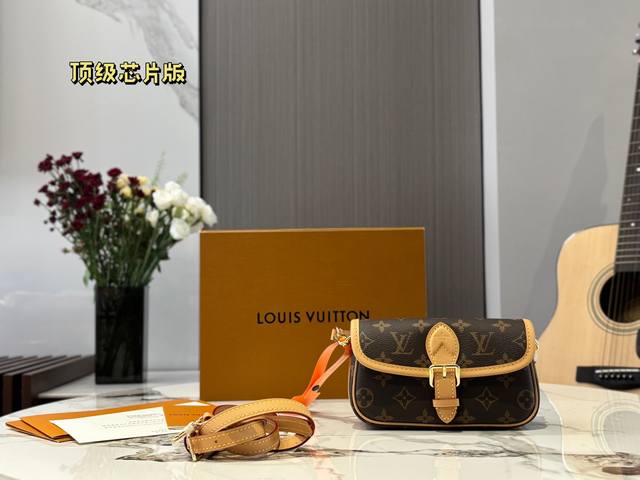 顶级原单 芯片版 Lv 秀款法棍小号出货啦 20Cm 折叠盒包装 奢华象征,工艺精湛,时尚经典。 M83566老花 本款Nano Diane为Monogram帆 顶级原单 芯片版 Lv 秀款法棍小号出货啦 20Cm 折叠盒包装 奢华象征,工艺精湛,时尚经典。 M83566老花 本款Nano Diane为Monogram帆