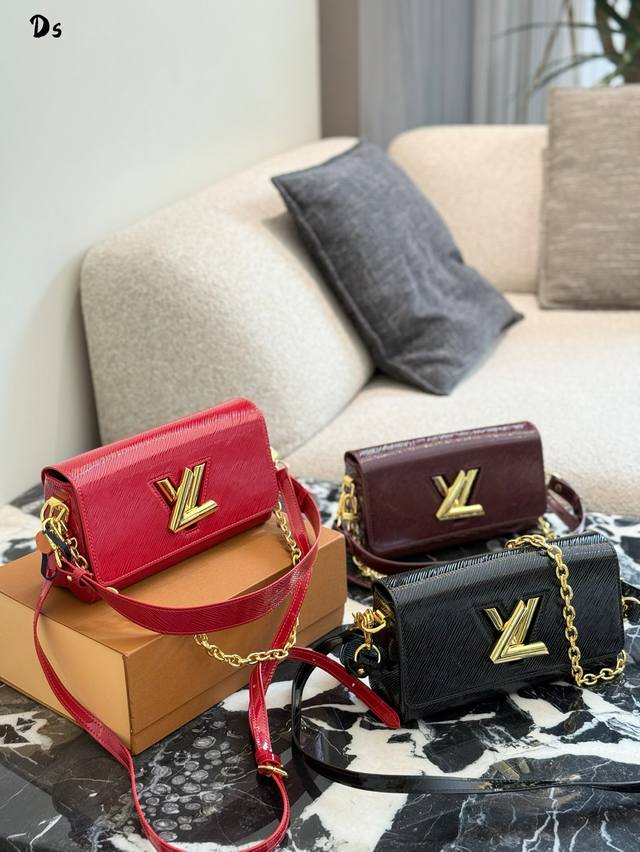 Lv Twist West 手袋 M24549黑色 水波纹链条包系列 Twist West 手袋 23Cm配盒子