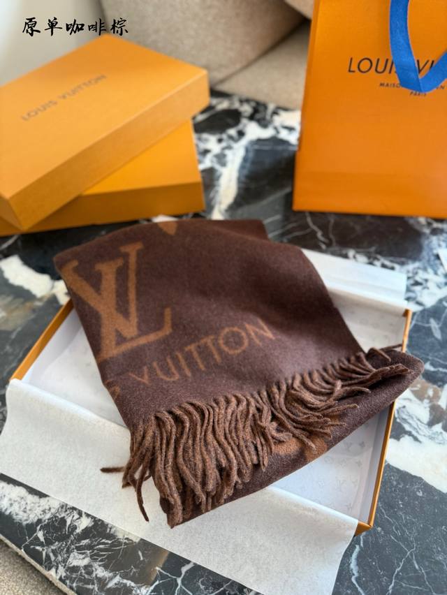 顶级原单 Lv爆款围巾必须拥有戴上就是韩剧女主本人Lv围巾系列百搭自用送礼都可以 100%羊绒温暖整个冬季◎ 柔软舒适增添时尚品味必须拥有起来卖 190×45C