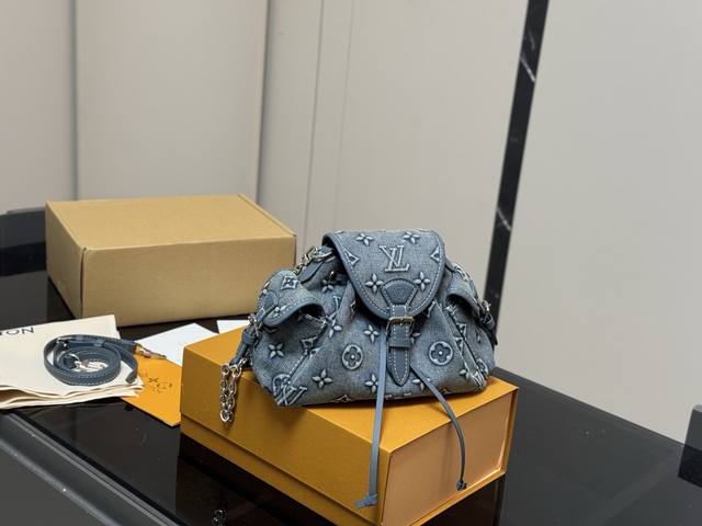 配折叠盒飞机盒 Lv新款来啦 OdysséE手袋 源自2025秀款～ 复古千禧中带一点点俏皮可爱 Monogram经典牛仔皮质