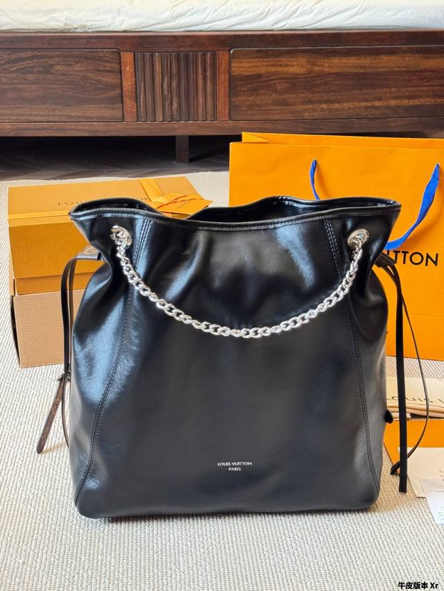 牛皮版本 Lv 路易威登｜Off Duty Vibe｜ 背上下班包一键去班味 Lv 你是懂设计的 新款Off Duty 全新上市 大概又是下一個爆款的準備 Lv