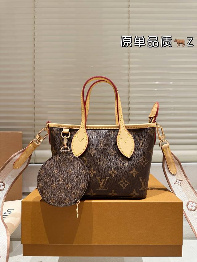 原单品质 Lvmini 购物袋万年不过时 专用Lv面料原单五金 原版开模定制 专柜女包 手感超软 超舒服 全部五金都带Logo 时尚百搭,网红街拍首选尺寸 19 原单品质 Lvmini 购物袋万年不过时 专用Lv面料原单五金 原版开模定制 专柜女包 手感超软 超舒服 全部五金都带Logo 时尚百搭,网红街拍首选尺寸 19