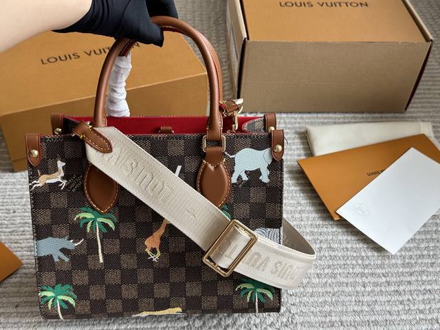 复刻版 Size：25*20Cm 万众期待的 L家 Onthego小号 终于梦想成真了 小个子姐妹看过来 这个小号托特就是你的本命包