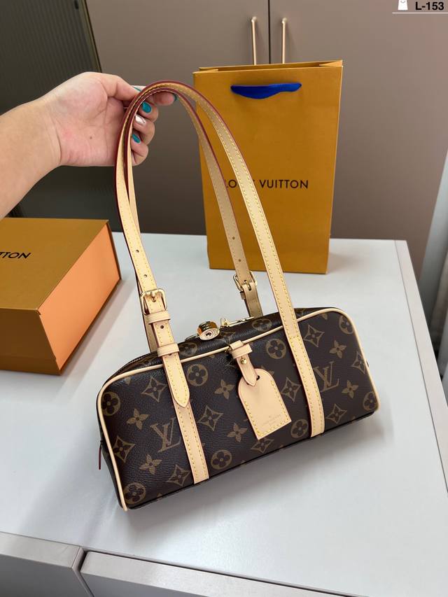 芯片版本 Lv ｜Hangon保龄球包腋下包 Lv新款Hangon上身真的巨美！ 包体小小的 但挺能装 L-153尺寸27×11折叠盒