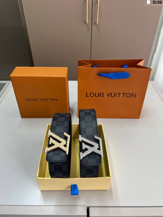 Lv路易威登 男士牛皮腰带 D-29全套包装+手提袋