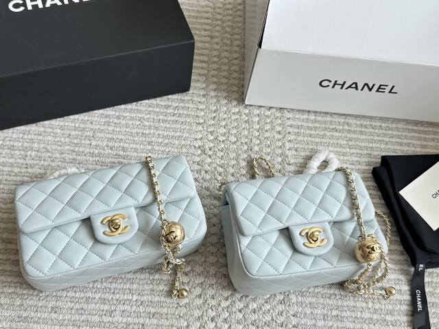 配盒 升级版 大小同价 Size:20Cm 17Cm 升级版出货 小香家 金球Cf17 黑色 手感软软糯 太太太美了好精致! 配盒 升级版 大小同价 Size:20Cm 17Cm 升级版出货 小香家 金球Cf17 黑色 手感软软糯 太太太美了好精致!