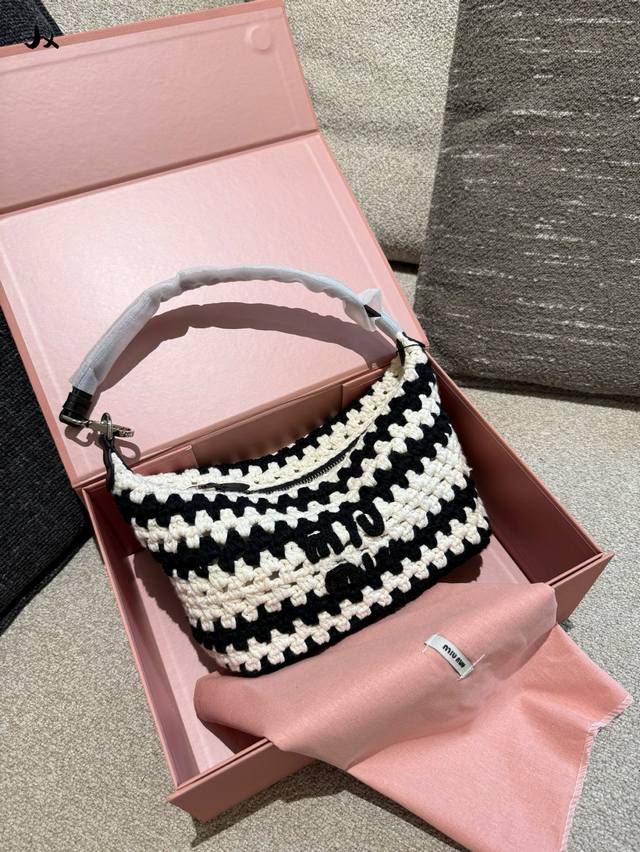 Miumiu针织饭盒包20Cm配盒子