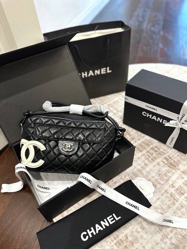 折叠礼盒包装 看腻了康鹏系列的Vivian、盒子包和小腋下这支书包扣康鹏单肩成了我最近的新宠奶茶配色与法式复古优雅浑然天成真的是太高级了New 尺寸25*16