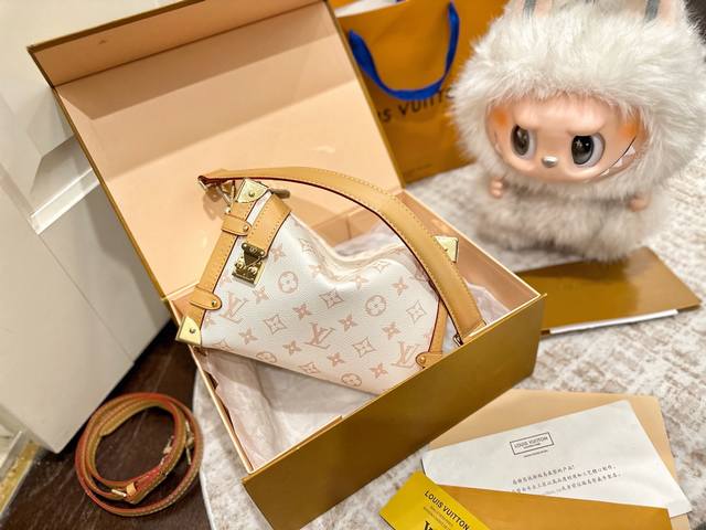 官网双盒全套包装 Lv小箱子 谷爱凌同款 25春夏秀款 可手提 可斜挎 宽肩带不要太好看！ 尺寸：23 16