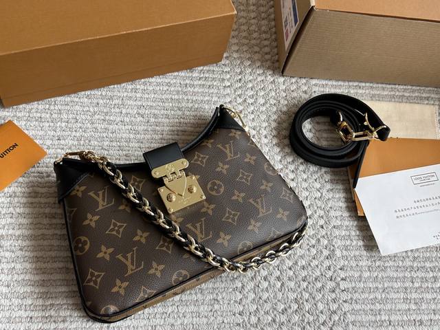 Lv 5月最新发售Twinny 牛角新款19号发售 Lv 5月又要出新包了估值又是火爆一款:想入牛角包的可以看过来，这款采用了&粗链条设计，链条垂感很随性又很柔