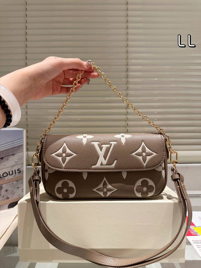 升级芯片版本 新款 Lv 路易威登 Wallet On Chain Ivy腋下包 尺寸22 13Cm