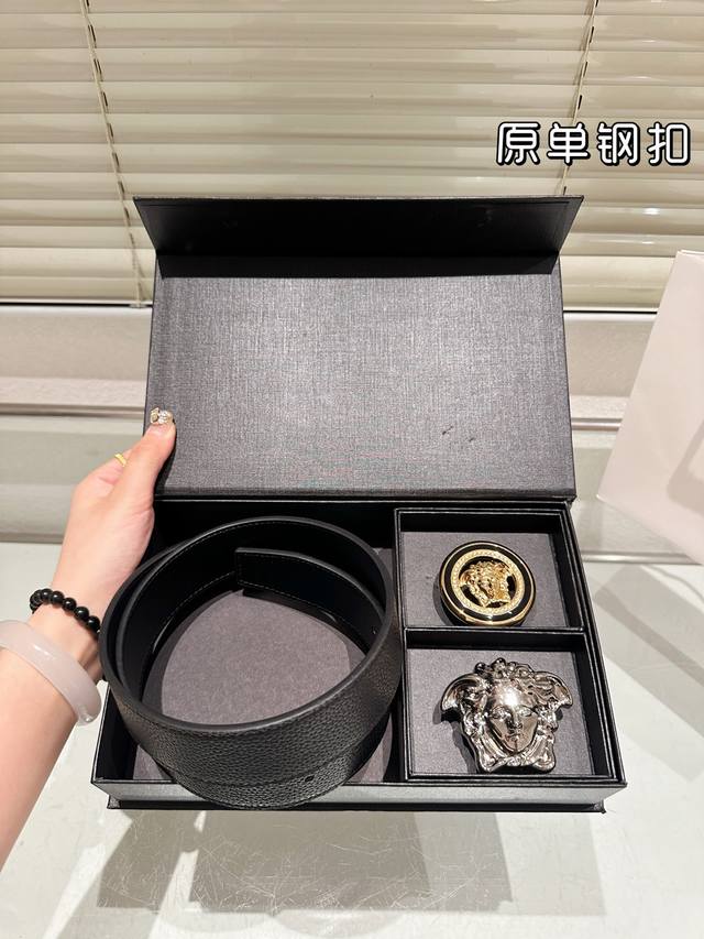 双头 钢扣 高版本！腰带 范思哲牛皮皮带～热门款 男女通用皮带里面最火的版本啦～质量很好 全套包装！五金绝对不褪色 皮带头和专柜一样的哦～ 配礼盒手提袋发票