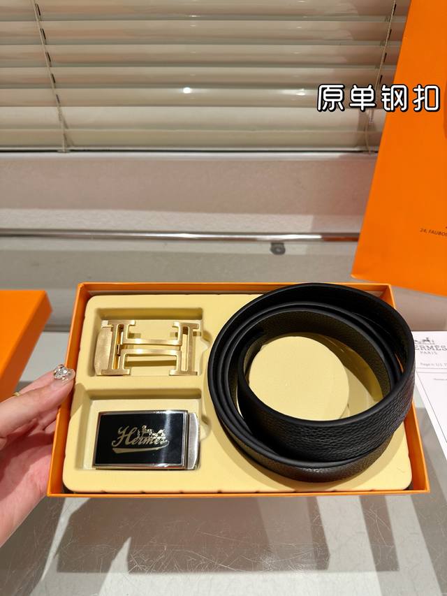 双头 钢扣 高版本!腰带 爱马仕牛皮皮带~热门款 男女通用皮带里面最火的版本啦~质量很好 全套包装!五金绝对不褪色 皮带头和专柜一样的哦~ 配礼盒手提袋发票 双头 钢扣 高版本!腰带 爱马仕牛皮皮带~热门款 男女通用皮带里面最火的版本啦~质量很好 全套包装!五金绝对不褪色 皮带头和专柜一样的哦~ 配礼盒手提袋发票