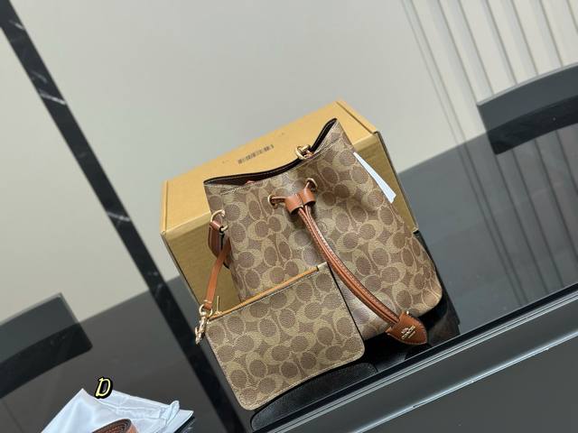 配飞机盒 Coach｜新款｜ 蔻驰Rowan水桶包神了一定会火 这个我断言！ 六月的爆款！！！这不卖断货还等什么？ 尺寸:24.23Cm