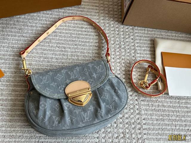 配盒 原单版 Size:26*18Cm L家 牛仔 Sunset好适合春夏 元宝包~美呆了啦 刺绣