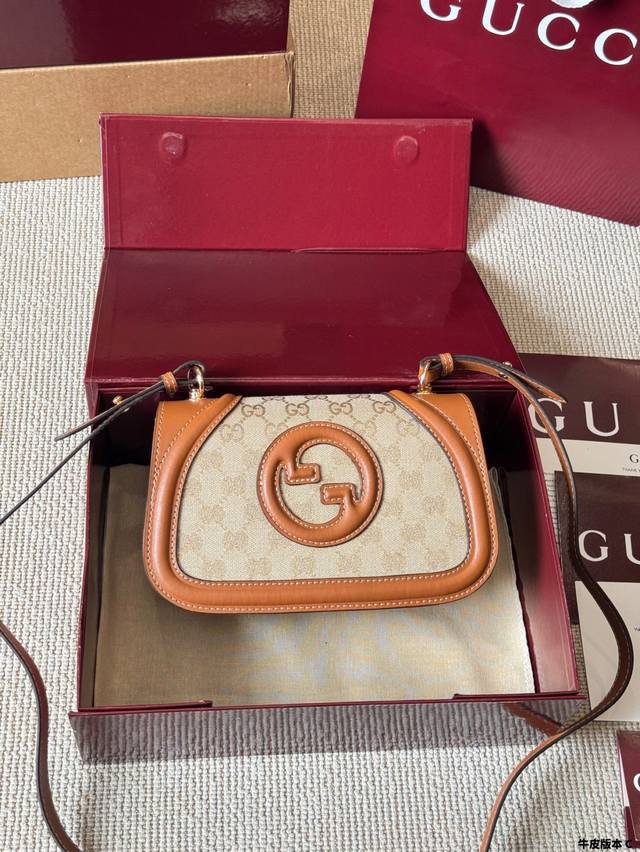 牛皮版本 Gucci酷奇| Blondie 新款包包真的杀疯了! 经典元素和潮流设计碰撞 每款都想收入囊中 老花托特简约大气又能装 不管通勤还是出游都适配 尺寸 牛皮版本 Gucci酷奇| Blondie 新款包包真的杀疯了! 经典元素和潮流设计碰撞 每款都想收入囊中 老花托特简约大气又能装 不管通勤还是出游都适配 尺寸