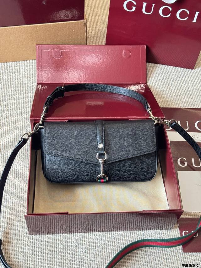 牛皮版本 Gucci酷奇｜Gulf Morning 新款包包真的杀疯了！ 经典元素和潮流设计碰撞 每款都想收入囊中 老花托特简约大气又能装 不管通勤还是出游都适