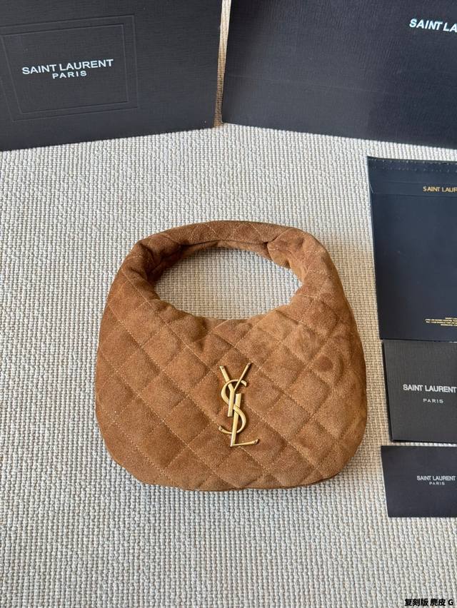 复刻版 麂皮 Ysl 圣罗兰｜Saint Laurent 一只小可爱.丝绒般的质地搭配棕色调看Saintlaurent圣罗兰在25秋冬系列 全新推出的Icari